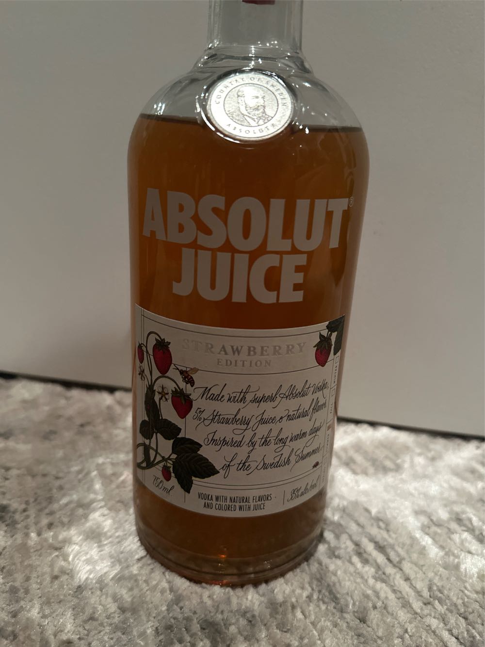 The Lakes Rhubarb & Rosehip Gin Liqueur 