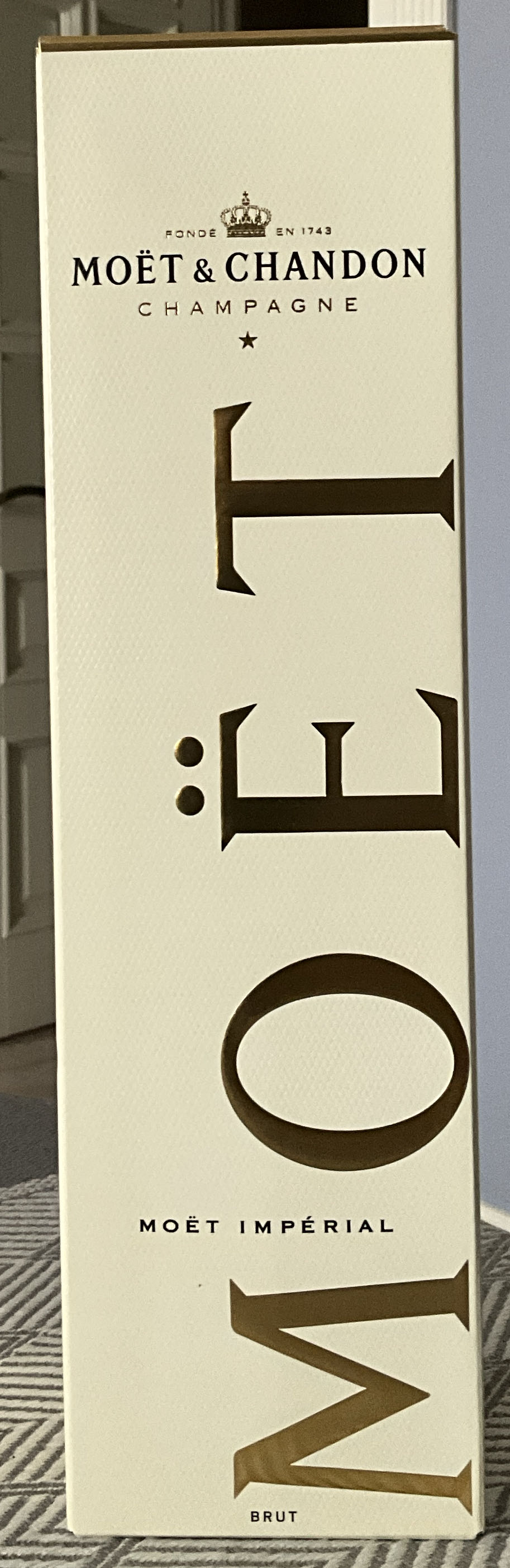 Moët Chandon Imperial  alcohol collectible - Main Image 2