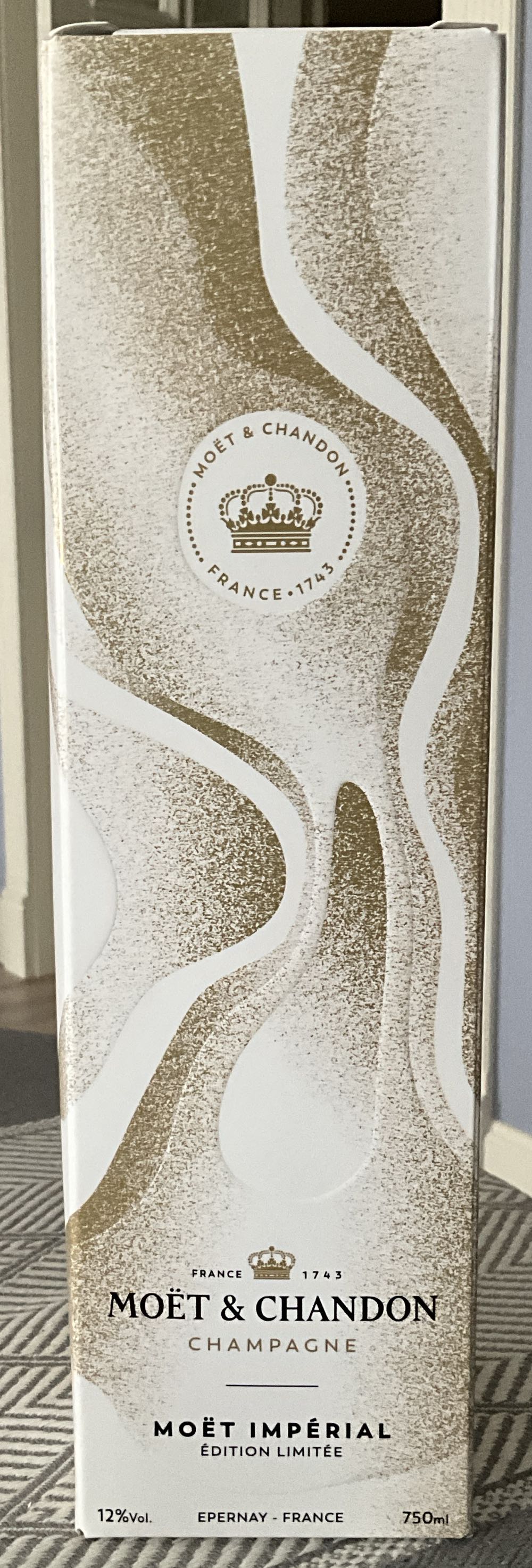 Moët Chandon Imperial  alcohol collectible - Main Image 2