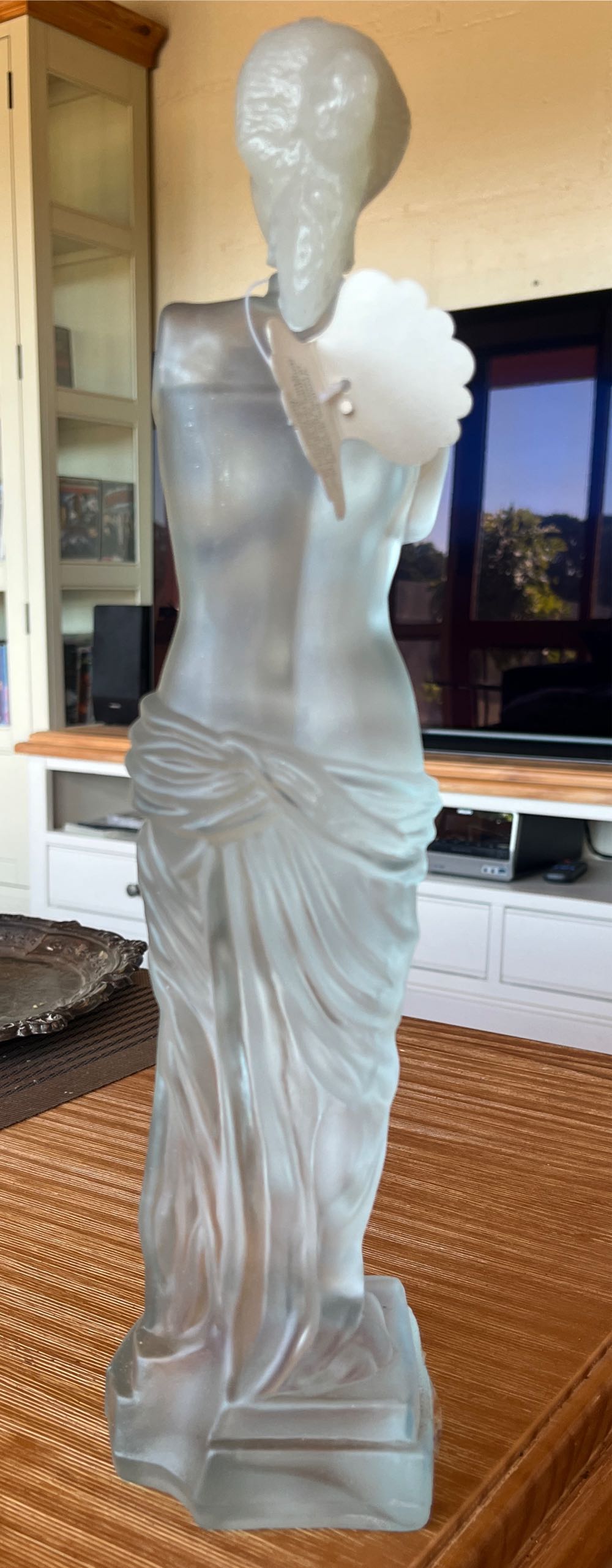 Oyzo goddess of beauty Venus  (500 mL) alcohol collectible - Main Image 2