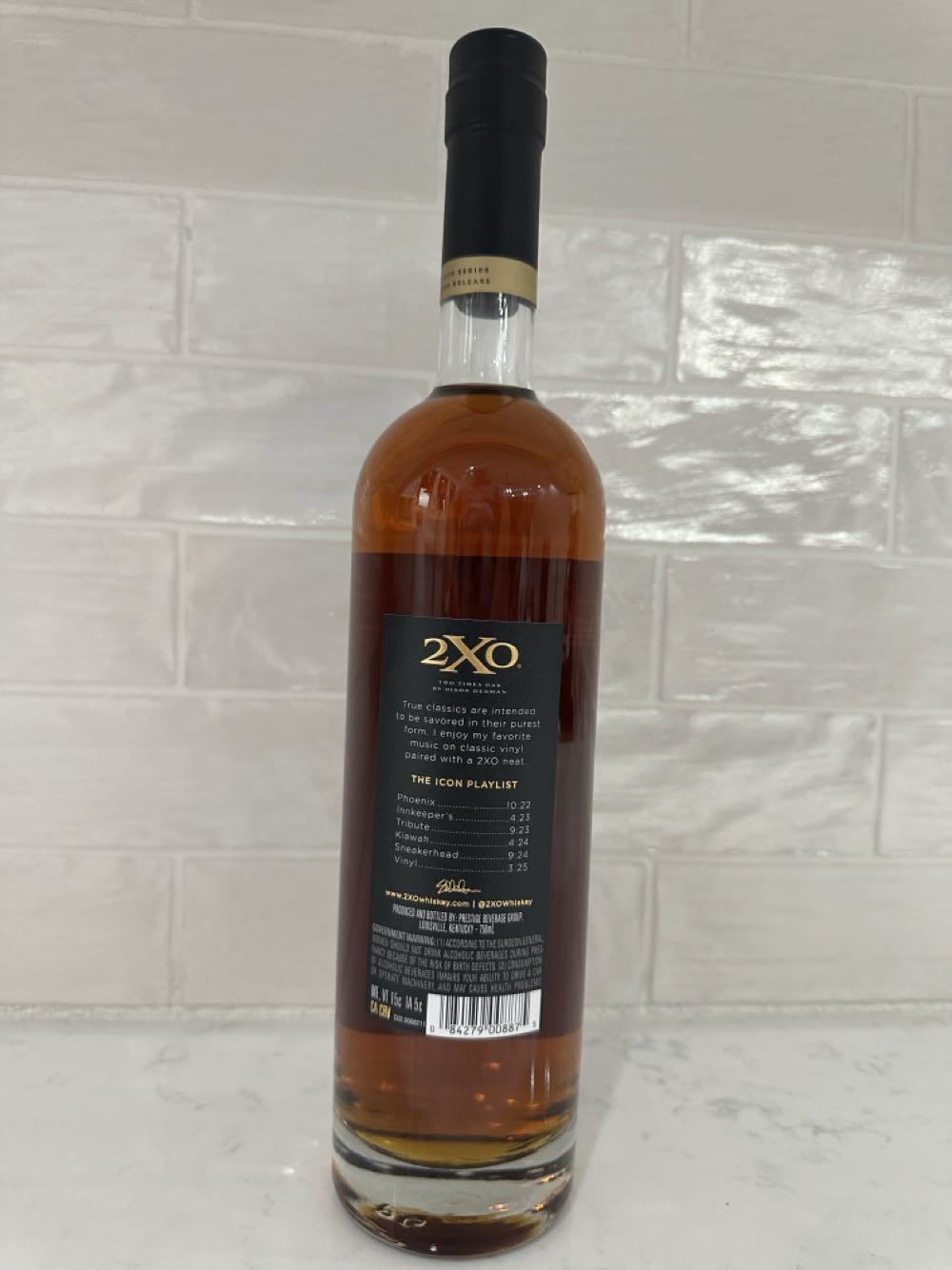 2XO The Vinyl Blend - 2XO (750 mL) alcohol collectible [Barcode 084279008875] - Main Image 2