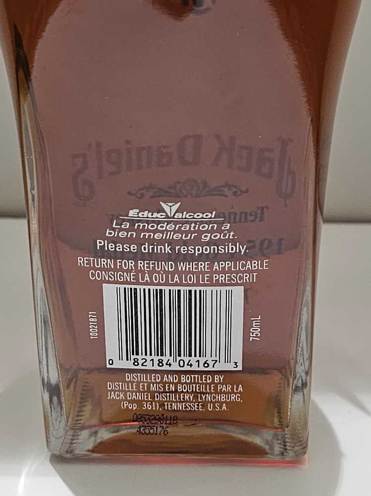 1954 Gold Medal - Jack Daniel Distillery (750 mL) alcohol collectible [Barcode 082184041673] - Main Image 2