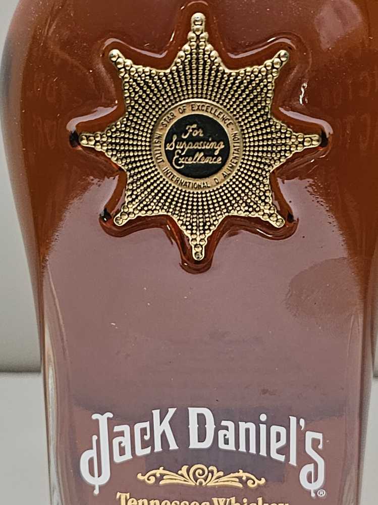 1954 Gold Medal - Jack Daniel Distillery (750 mL) alcohol collectible [Barcode 082184041673] - Main Image 3