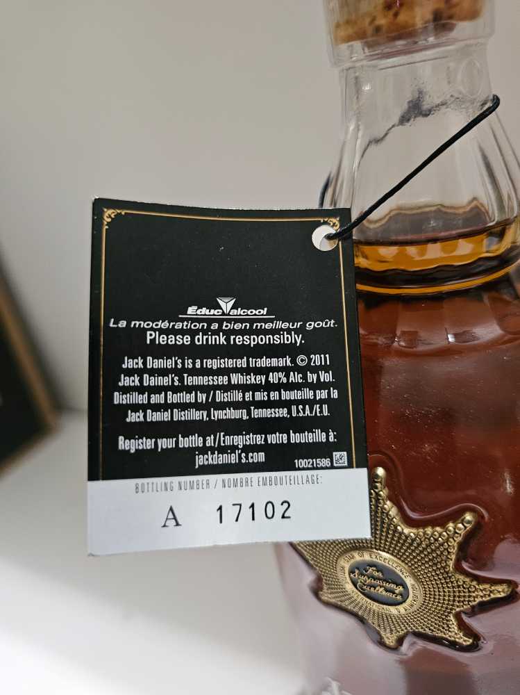 1954 Gold Medal - Jack Daniel Distillery (750 mL) alcohol collectible [Barcode 082184041673] - Main Image 4