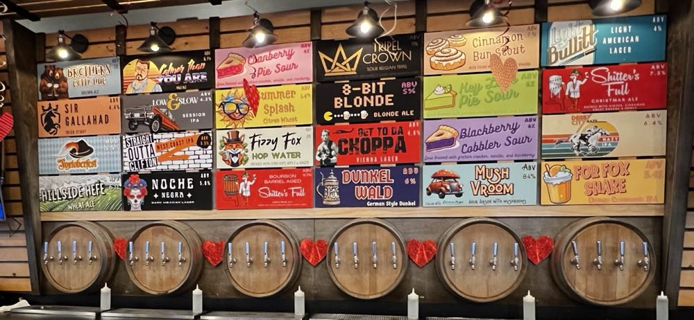 Gallant Fox 8-Bit Blonde Ale - Gallant Fox Brewing Company, Mount Washington alcohol collectible - Main Image 2