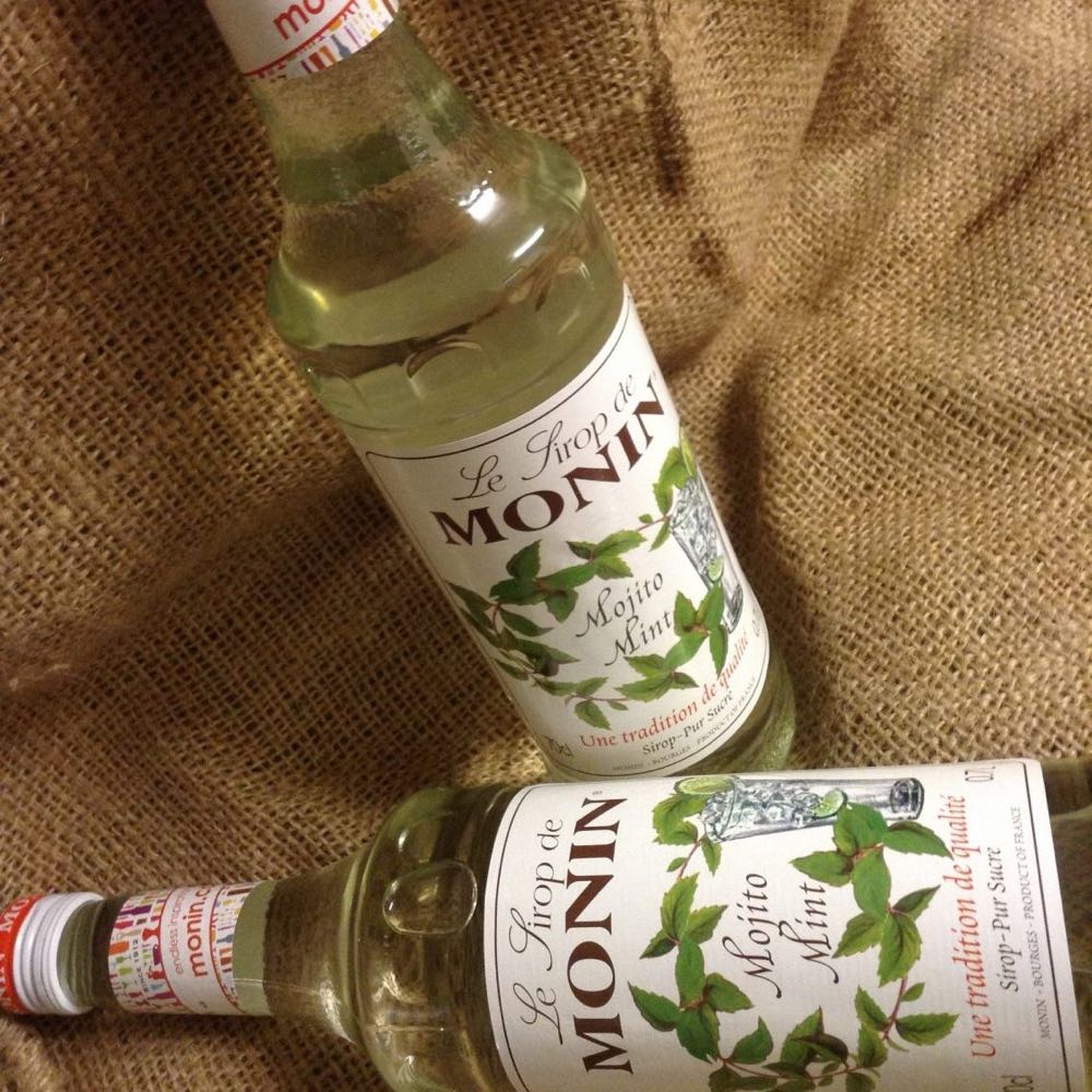 Monin Mojito Mint Sirup - Monin, Inc. (250 mL) alcohol collectible [Barcode 3052911606915] - Main Image 2