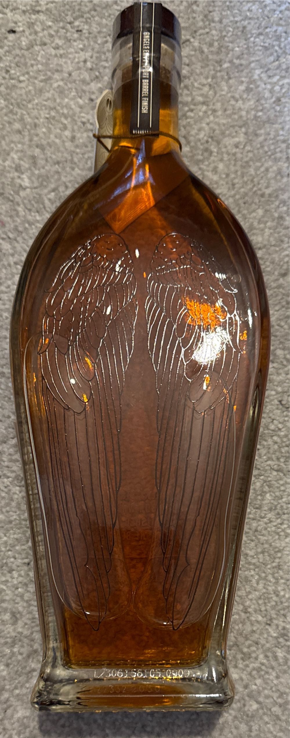 Angel’s Envy Port Cask Finish Bourbon Port Finish Angels Kentucky Whiskey Straight Whisky Wine Finished  alcohol collectible [Barcode 7640171031170] - Main Image 2