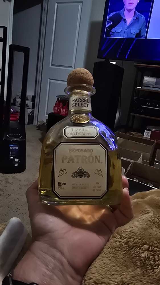 Patron Reposado Barrel Select Tequila - NOM 1492 (750 mL) alcohol collectible [Barcode 721733003051] - Main Image 2