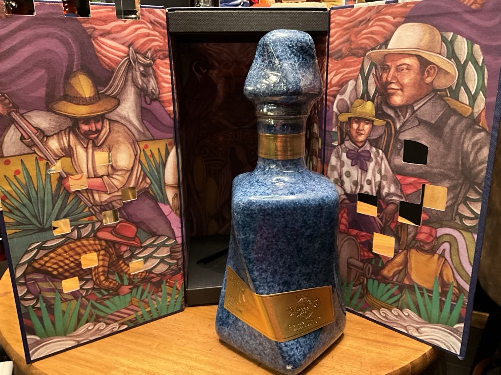 Adictivo Blue Ceramic Anejo Tequila Limited Edition - Leticia Hermosillo Ravelero (750 mL) alcohol collectible [Barcode 7503029246594] - Main Image 2