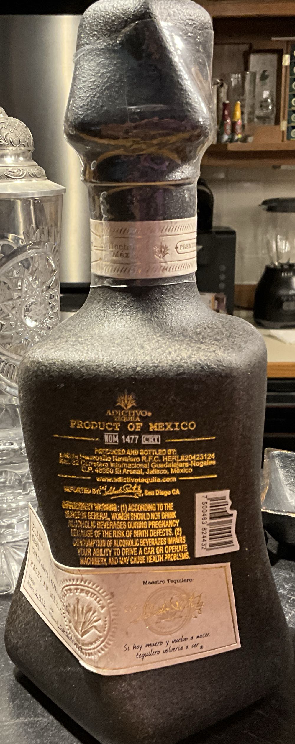 Adictivo Craft Tequila Blanco In Black Texture Twist Bottle - Leticia Hermosillo Ravelero (750 mL) alcohol collectible [Barcode 7500463824432] - Main Image 2