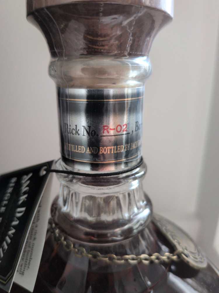 Single Barrel  (750 mL) alcohol collectible - Main Image 4