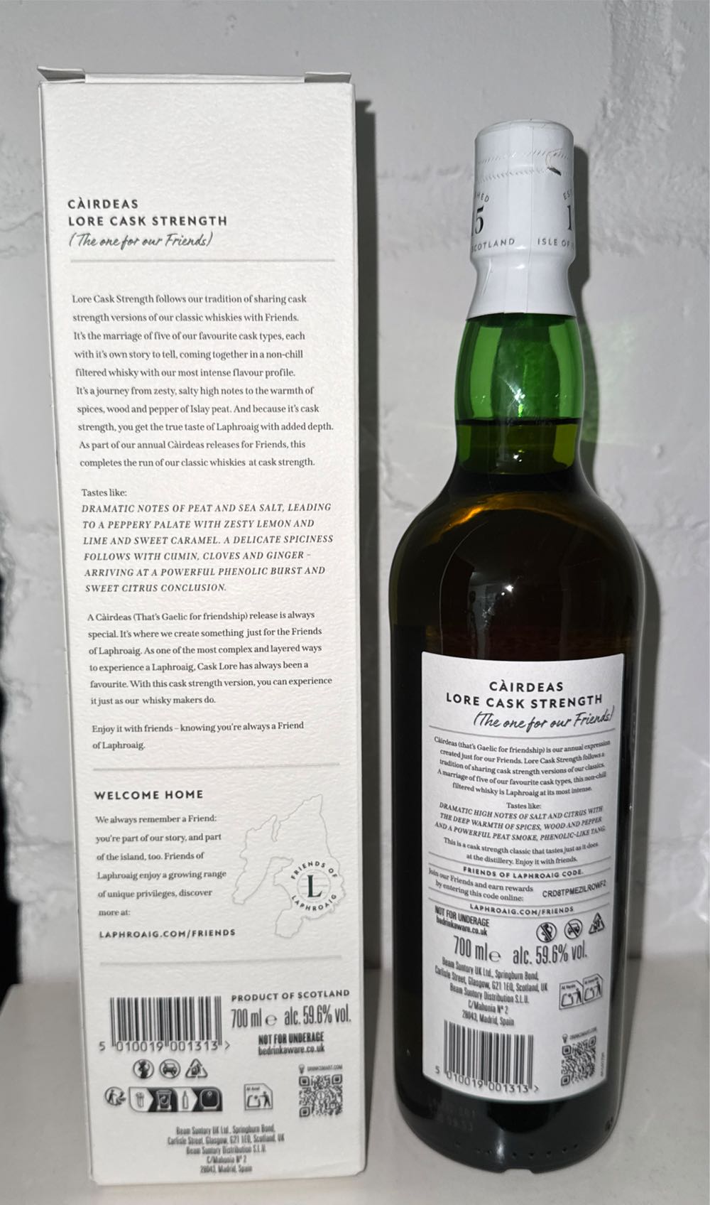 Laphroaig Càirdeas Lore Cask Strength - Laphroaig Distillery (700 mL) alcohol collectible [Barcode 5010019001313] - Main Image 2