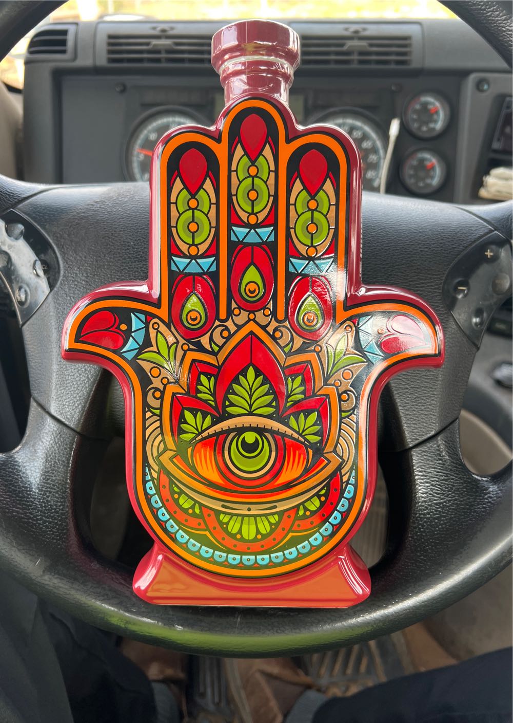 Casa De Hamsa - Casa Tequilera De Arandas, S.A. de C.V. (1 L) alcohol collectible [Barcode 701254426744] - Main Image 3