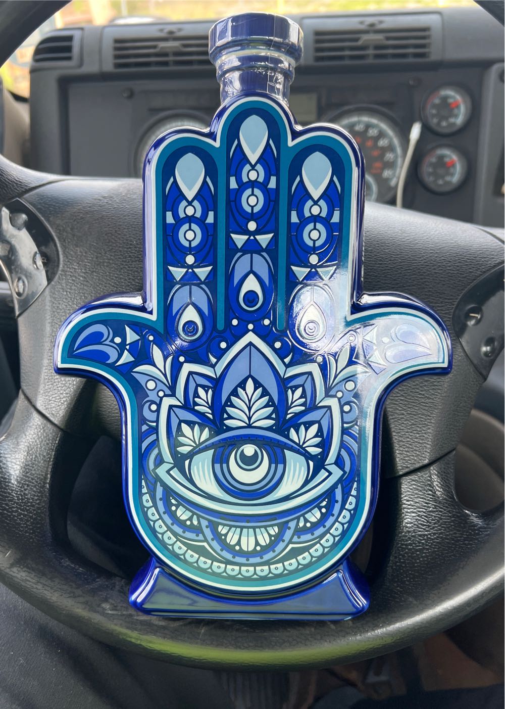 Casa De Hamsa Blanco Tequila Liter Tequila - Casa Tequilera De Arandas, S.A. de C.V. (1 L) alcohol collectible [Barcode 701254426720] - Main Image 3