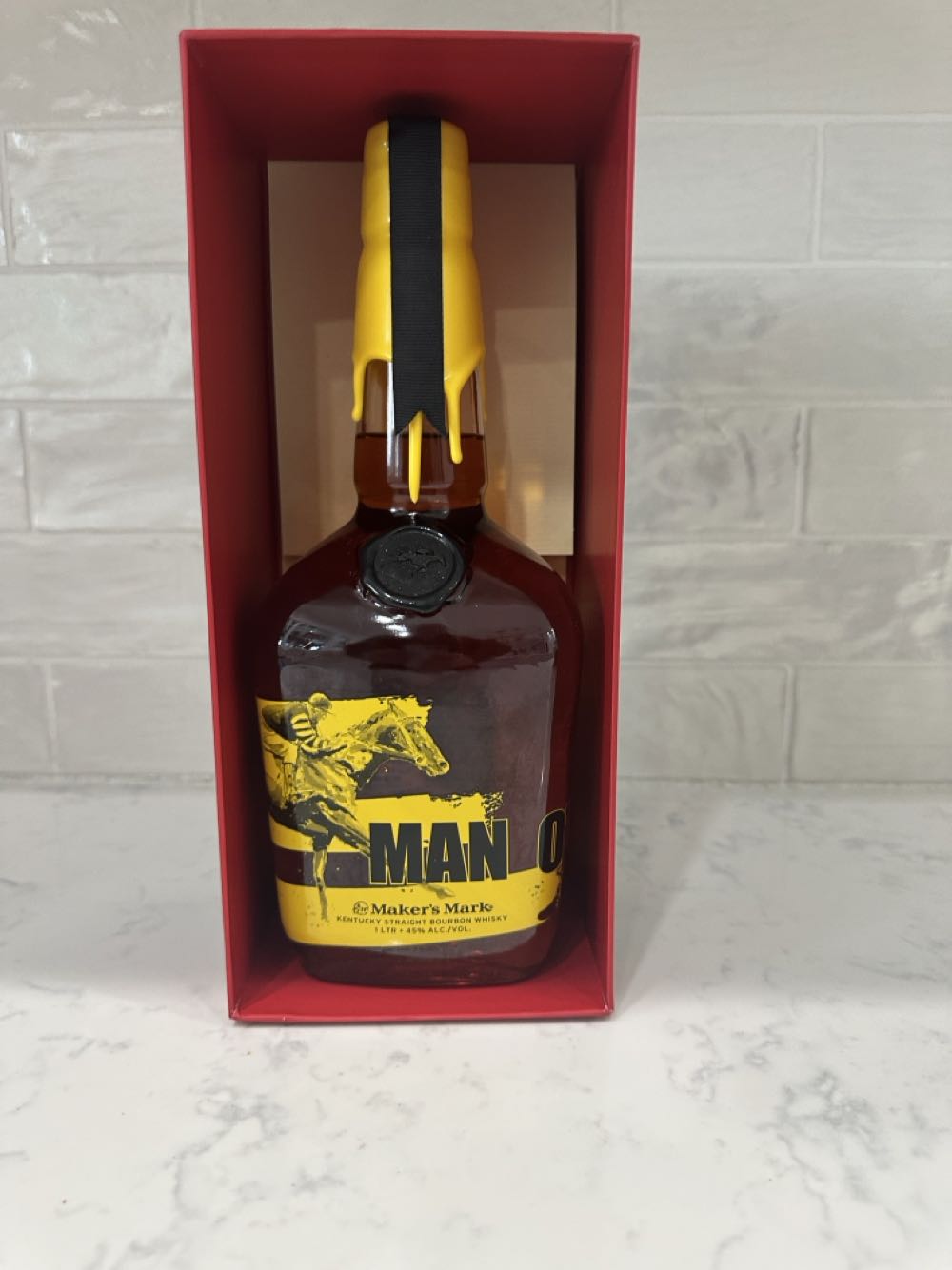 Makers Mark Man O’ War Edition #1 ’greats Of The Gate’ - Brown Foreman Distillers (1 L) alcohol collectible [Barcode 085246502792] - Main Image 2