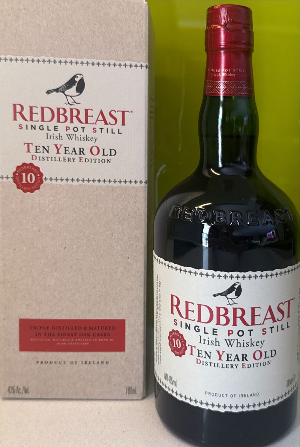 Redbreast 10 Year Old Distillery Edition - Irish Distillers Ltd. (700 mL) alcohol collectible [Barcode 5011007026523] - Main Image 2