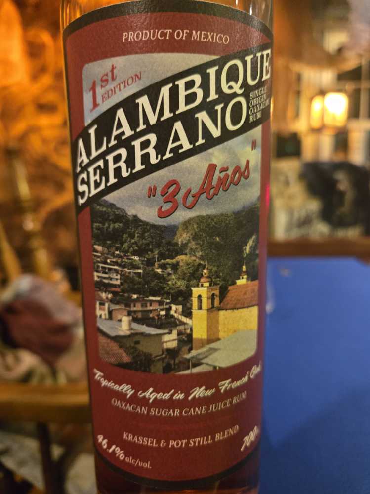 Alambique Serrano Batch 1 Rum - Alambique Serrano (700 mL) alcohol collectible [Barcode 602835894795] - Main Image 2