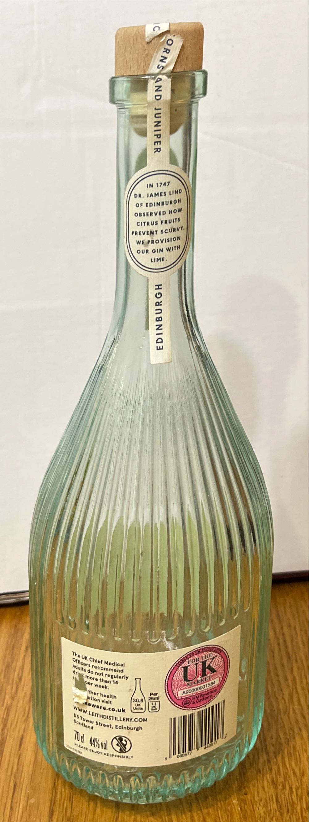 Lind & Lime Gin - Port of Leith Distillery (700 mL) alcohol collectible [Barcode 5060577440017] - Main Image 2