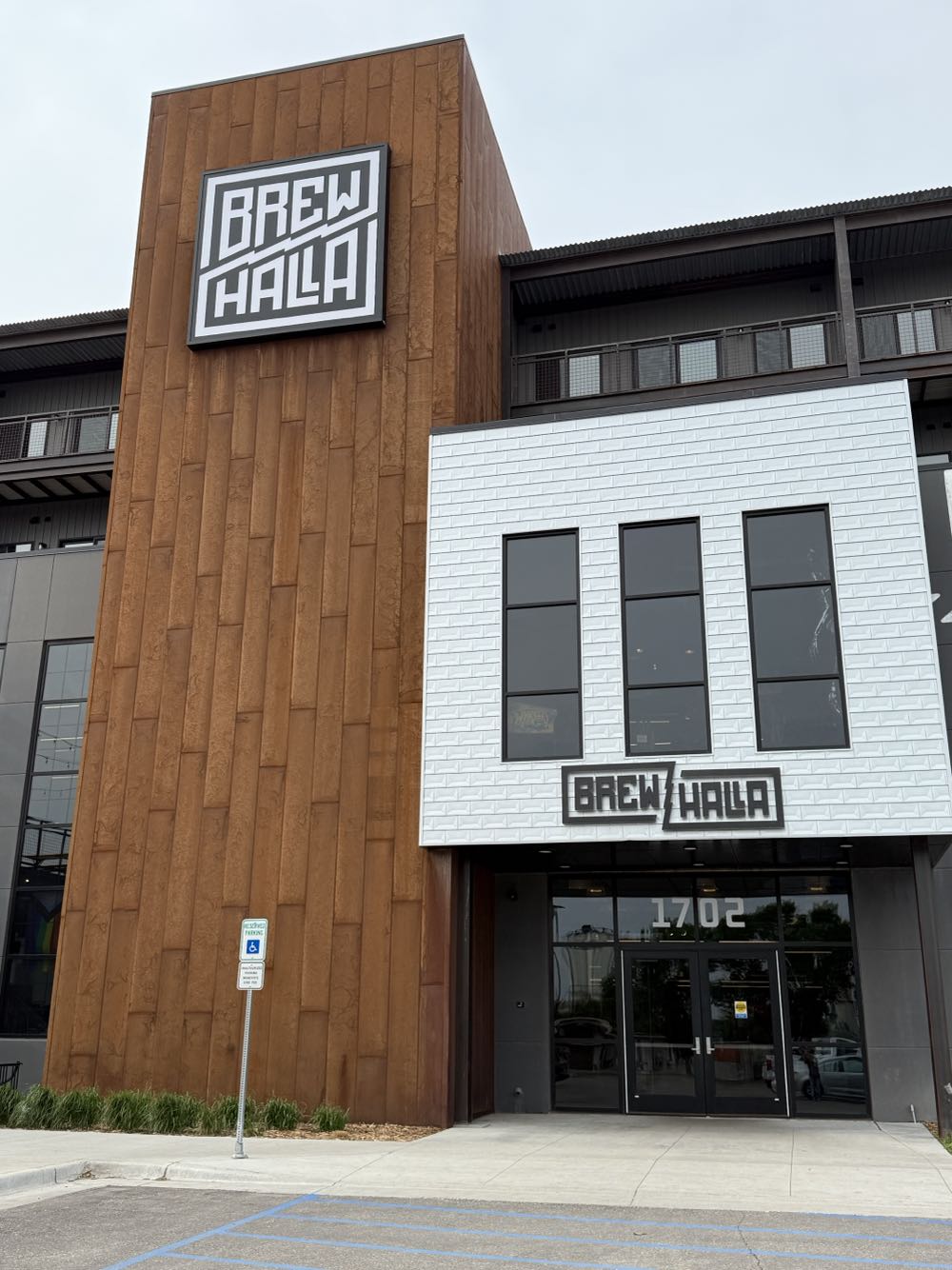 Drekker Slang Du Jour Raspberry Cinnamon Toast Crunch Sour - Drekker Brewing Company, Fargo alcohol collectible - Main Image 4