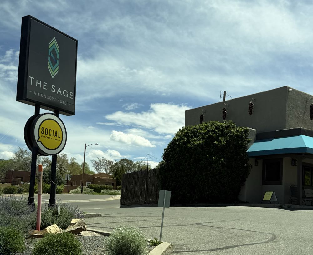 Santa Fe Brewing Pepe Loco Mexican Lager - Santa Fe Brewing Company, Santa Fe alcohol collectible - Main Image 2