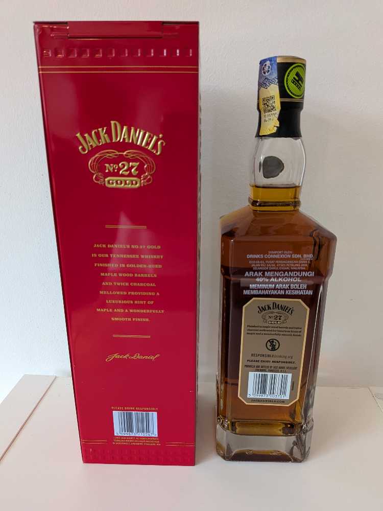 Gold 27 China Jahr des Stieres  (700 mL) alcohol collectible - Main Image 3