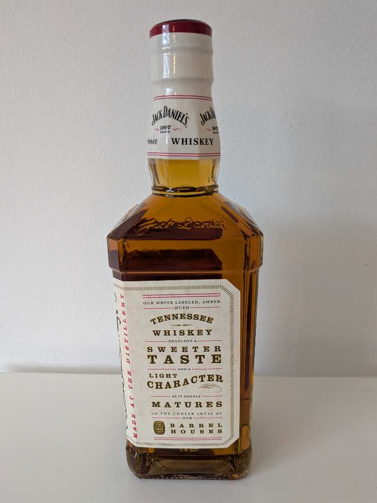 White Label 4.Gen.  (700 mL) alcohol collectible - Main Image 2