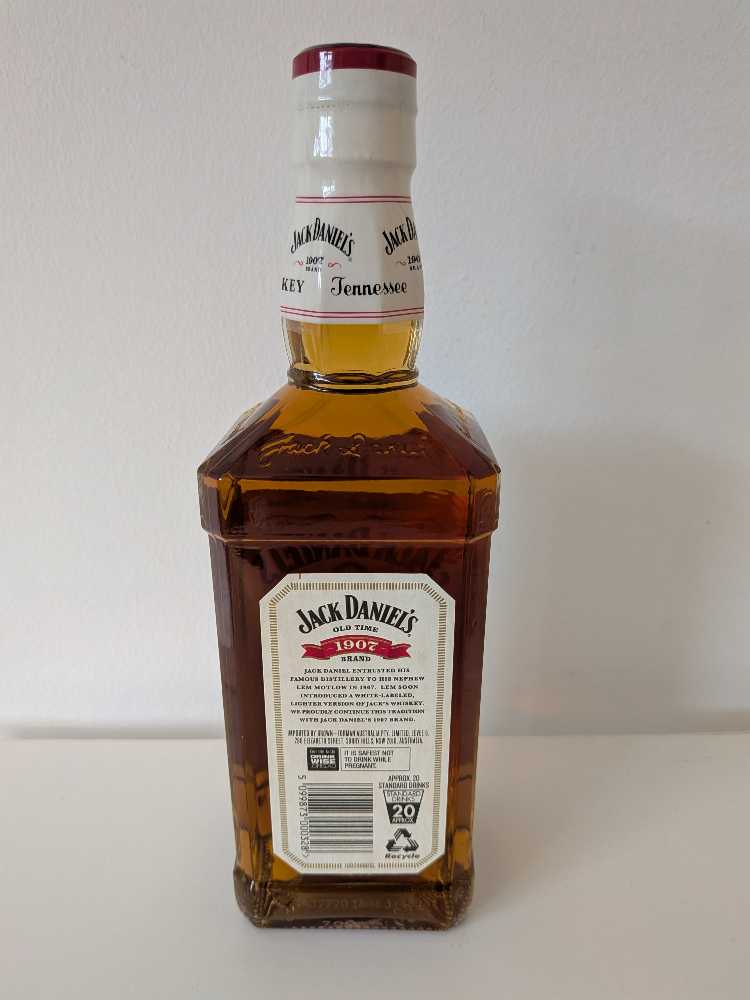 White Label 4.Gen.  (700 mL) alcohol collectible - Main Image 3
