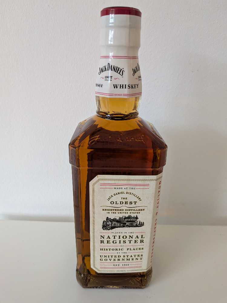 White Label 4.Gen.  (700 mL) alcohol collectible - Main Image 4