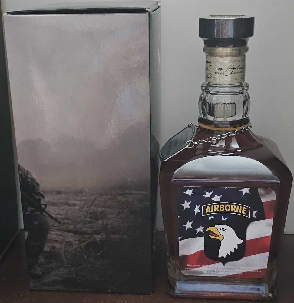 Single Barrel Select (Honor of Screaming Eagles) - Jack Daniel Distillery (750 mL) alcohol collectible [Barcode 082184004289] - Main Image 4
