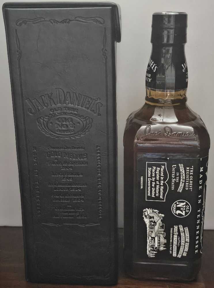 Jack Daniel’s (UK) - Brown-Forman Beverages Europe LTD (700 mL) alcohol collectible [Barcode 4092813089798] - Main Image 2