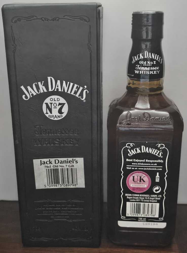 Jack Daniel’s (UK) - Brown-Forman Beverages Europe LTD (700 mL) alcohol collectible [Barcode 4092813089798] - Main Image 3