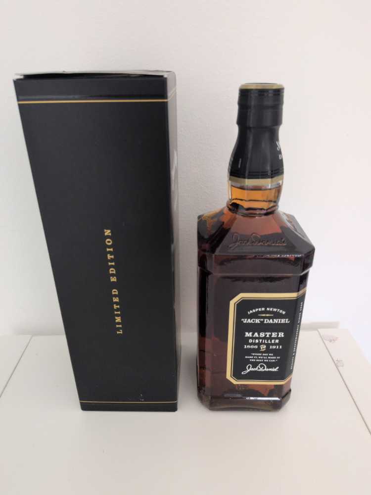 Master Distiller No.1 1l  (1000 mL) alcohol collectible - Main Image 4