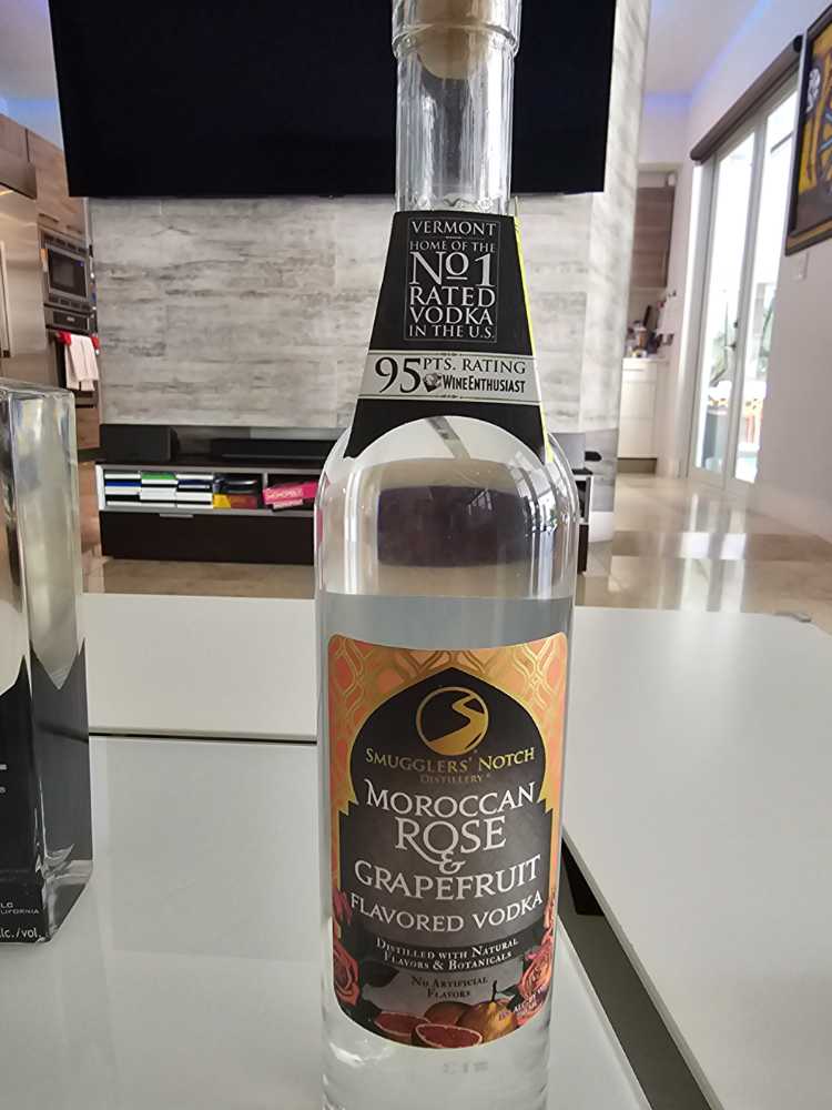 Smuggler’s Notch Morrocan Rose & Grapefruit Flavored Monthly Specials Book Vodka - Smugglers Notch Distillery (750 mL) alcohol collectible [Barcode 799695228393] - Main Image 2