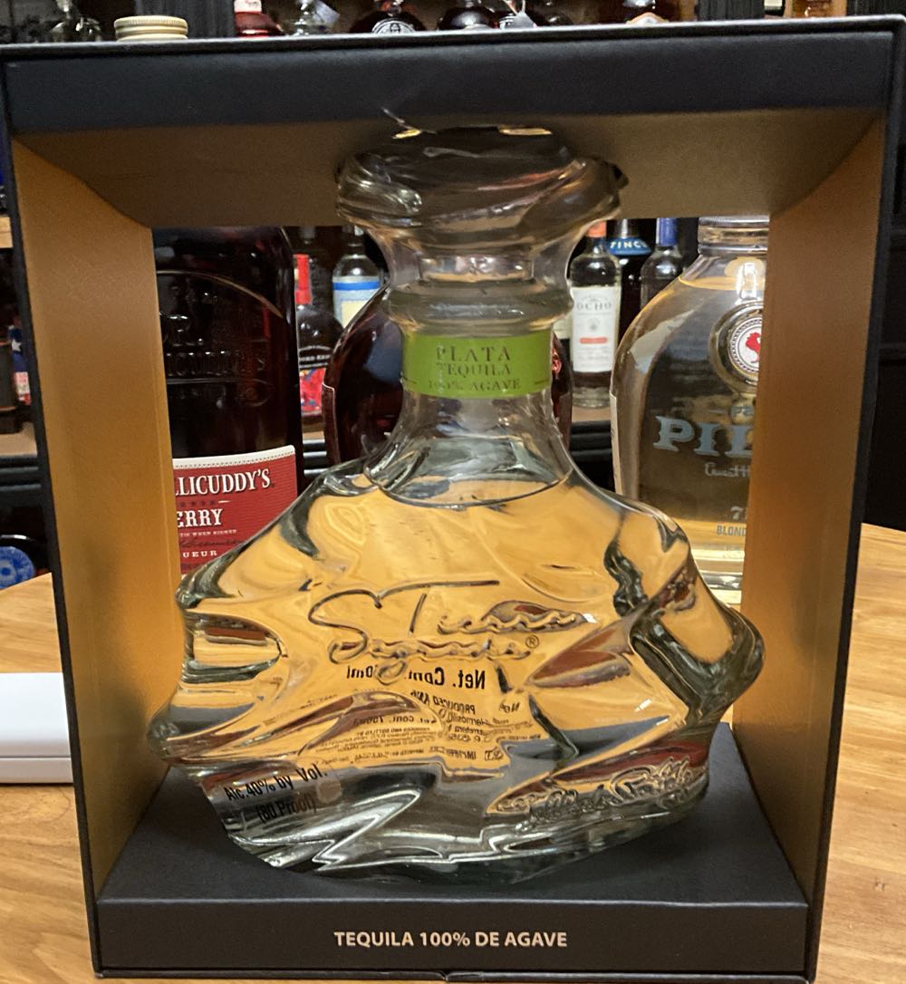 Tierra Sagrada Tequila Plata 100% Agave - Casa Tequilera De Arandas, S.A. de C.V. (750 mL) alcohol collectible [Barcode 4500166234531] - Main Image 2