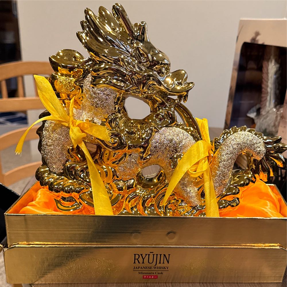 Ryujin Golden Dragon Japanese Whisky Mizunara Cask - Ryujin shuzo (1 L) alcohol collectible [Barcode 787269222229] - Main Image 2