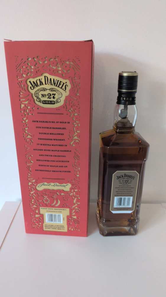 Gold 27 China Jahr Des Schweins  (700 mL) alcohol collectible - Main Image 3