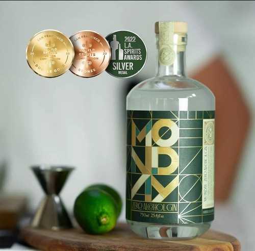 Saugatuck Brewing Oval Beach Blonde Ale