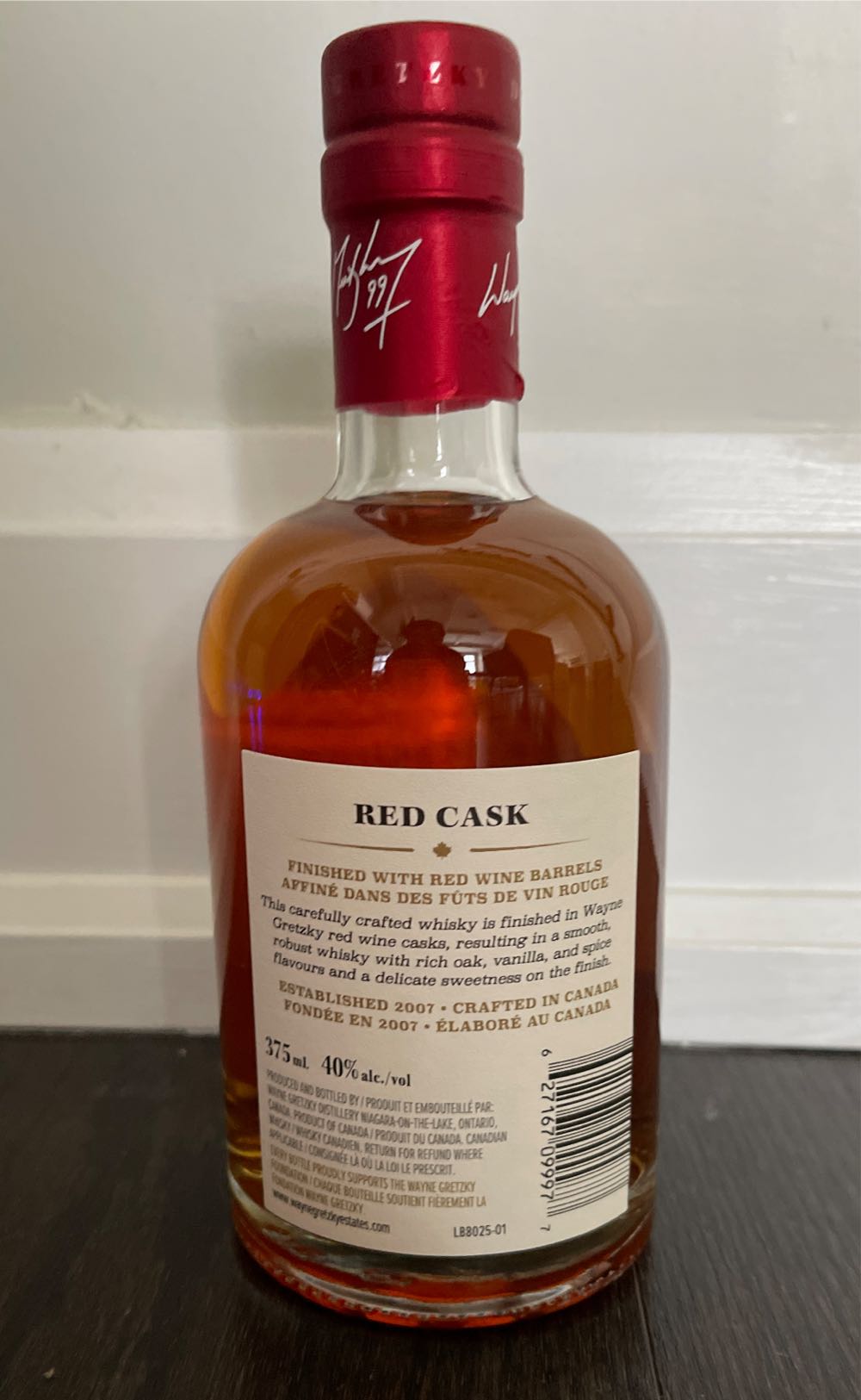 Canadian Whisky - Wayne Gretzky, N99 Red Cask  alcohol collectible [Barcode 627167099977] - Main Image 2
