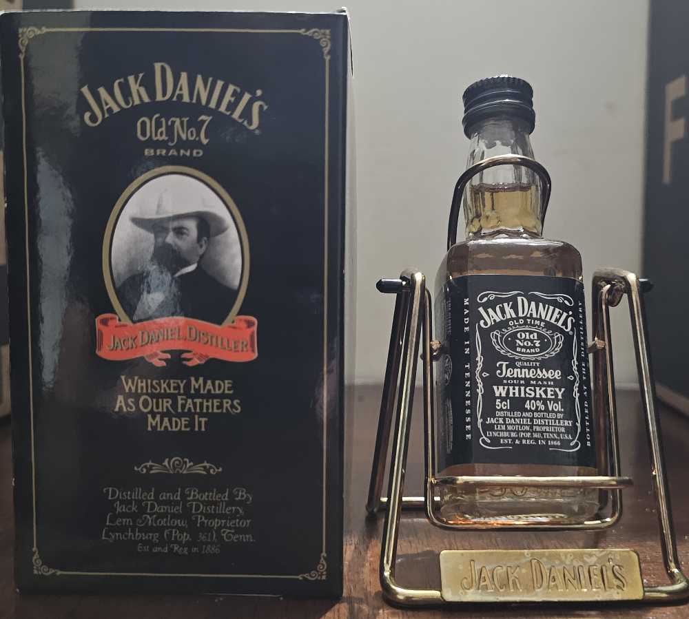 Stronger 13 Cd By Kelly Clarkson Stronger Cd New Factory Sealed New Sealed Cd Clarkson Brand Music Good Rca Audio Very Cd Cd Know It All Dark Side Album