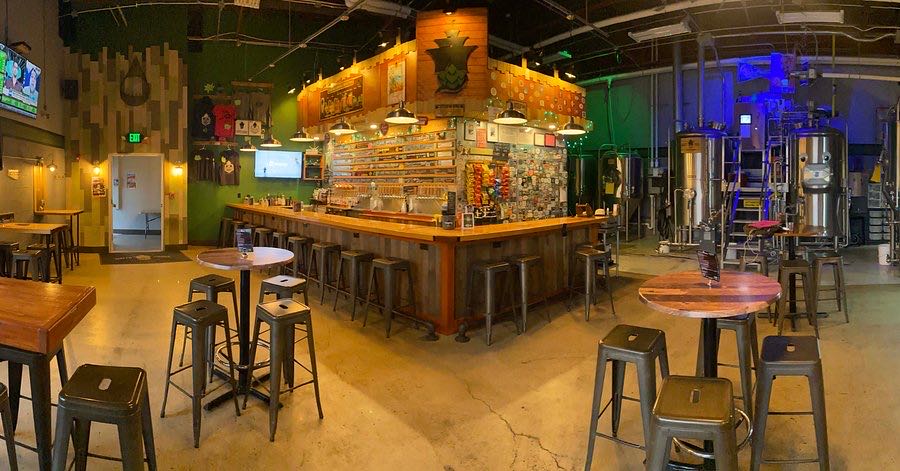 White Cap Gold - South Shore Craft Brewery (16 FL OZ) alcohol collectible [Barcode 850021117399] - Main Image 3