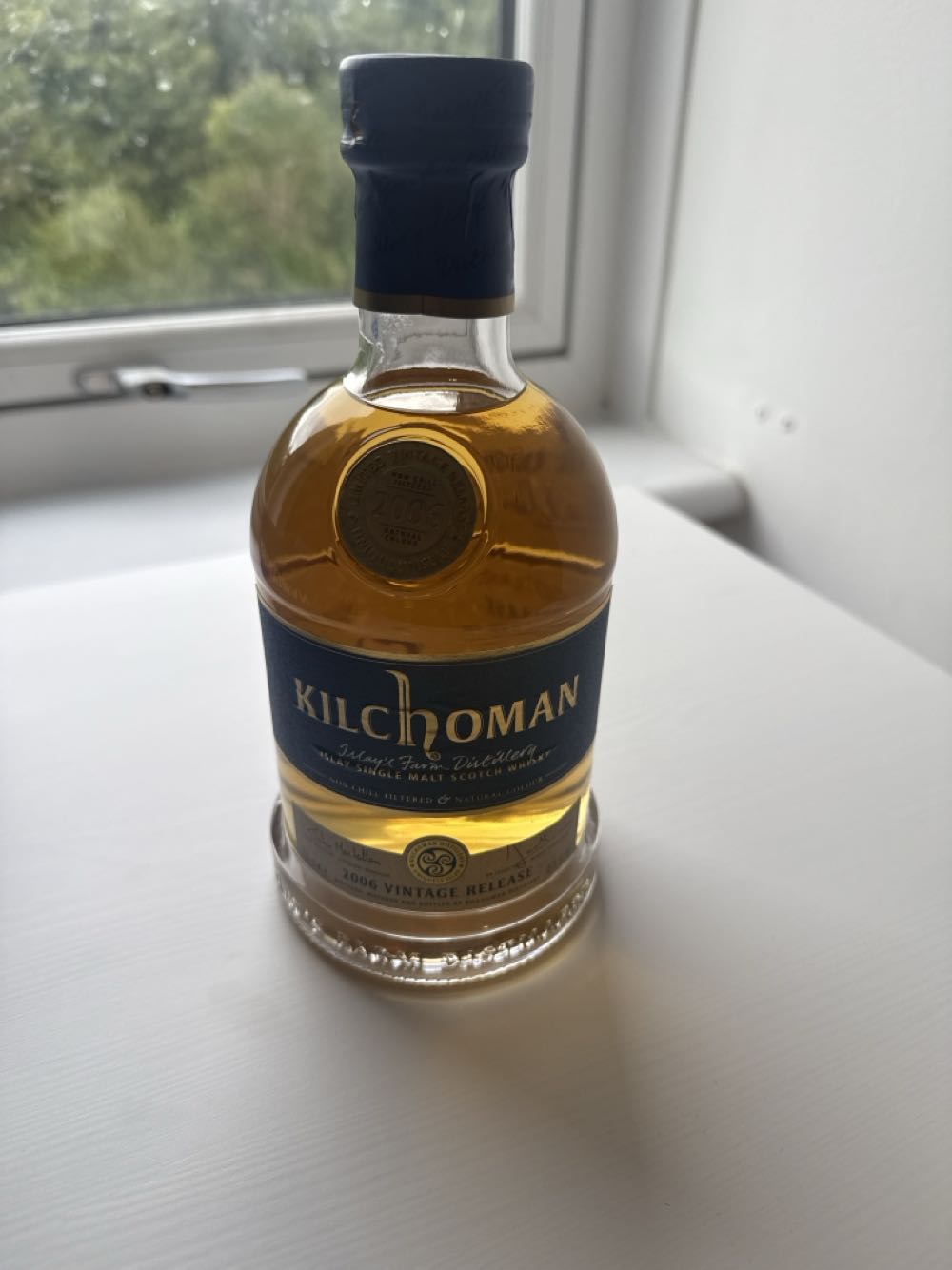 Kilchoman 2006 Vintage Release - Kilchoman Distillery (700 mL) alcohol collectible [Barcode 5060210700188] - Main Image 2
