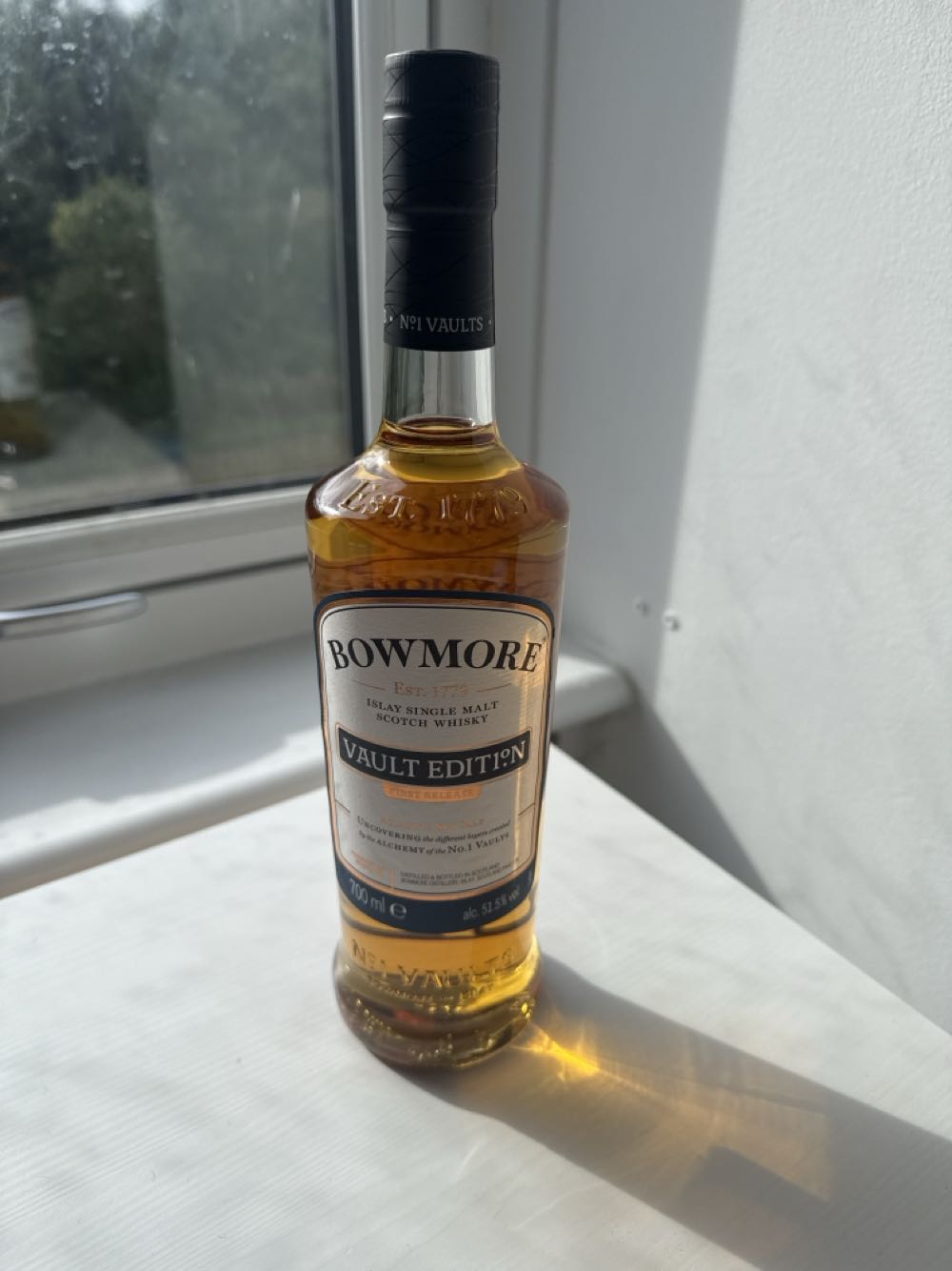 Bowmore Vault Edition First Release - Bowmore (700 mL) alcohol collectible [Barcode 129180000072] - Main Image 2