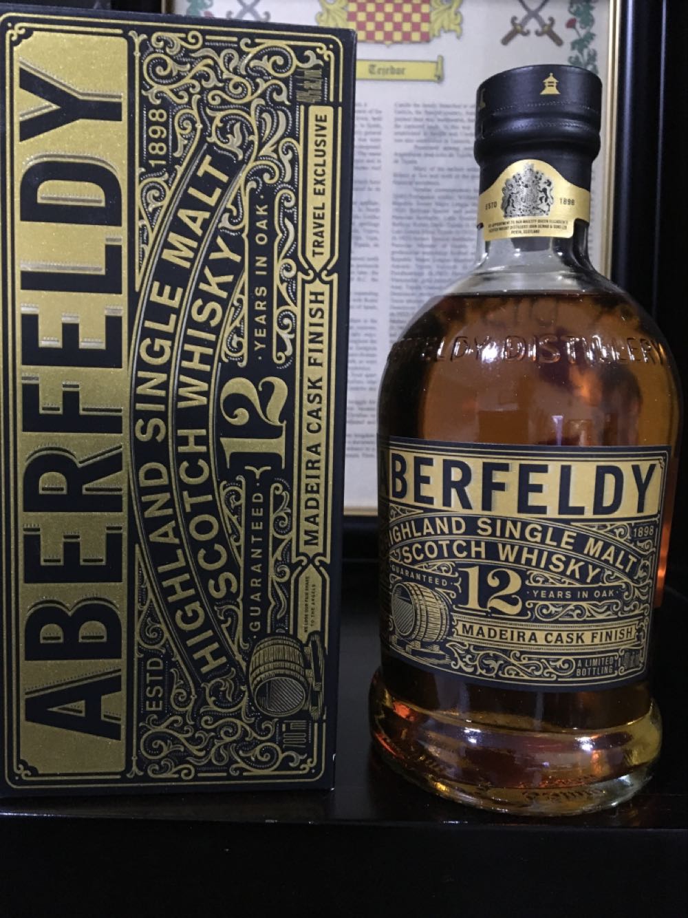 Aberfeldy 12 Years Whisky Madeira Cask Finish 12 Year Old Madeira Yo  (700 mL) alcohol collectible [Barcode 7640330381689] - Main Image 2