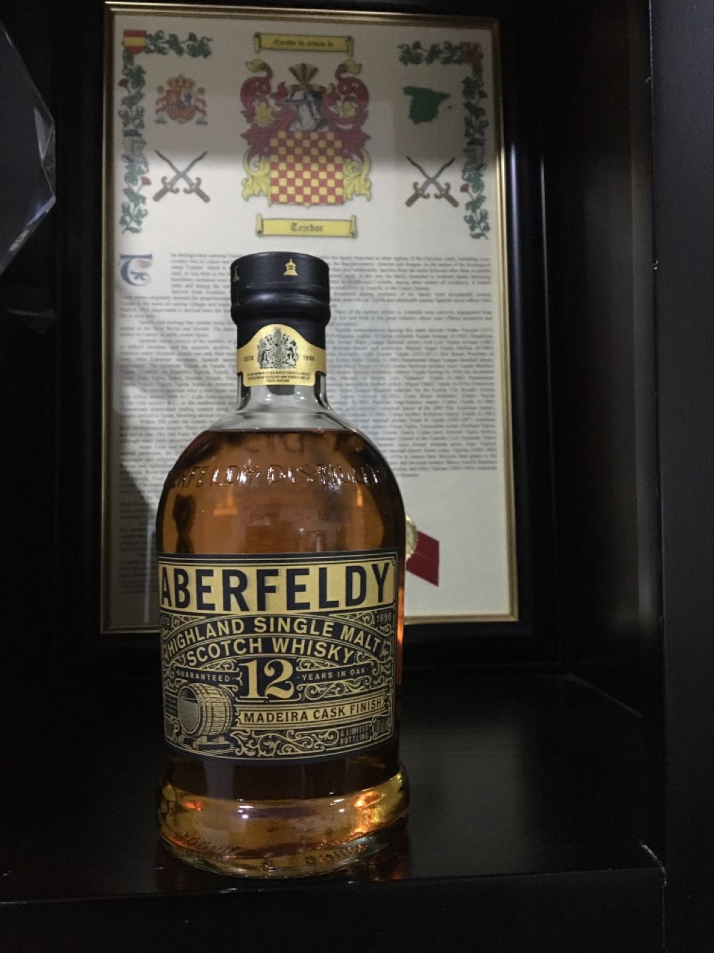 Aberfeldy 12 Years Whisky Madeira Cask Finish 12 Year Old Madeira Yo  (700 mL) alcohol collectible [Barcode 7640330381689] - Main Image 3