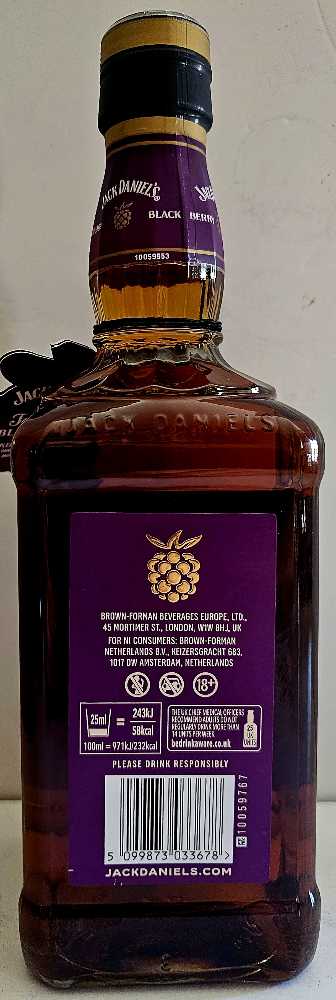 Blackberry (UK) - Jack Daniels’ Distillery (700 mL) alcohol collectible [Barcode 5099873033678] - Main Image 3