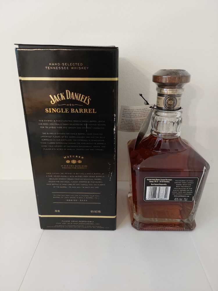 Single Barrel  (700 mL) alcohol collectible - Main Image 3
