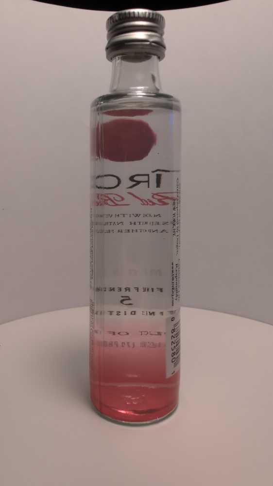 Ciroc Red Berry - Ciroc Distilling Company (50 mL) alcohol collectible [Barcode 082000002581] - Main Image 3
