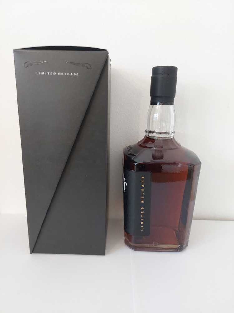 Jack Daniels 10 Years Old Batch 4  (700 mL) alcohol collectible - Main Image 2