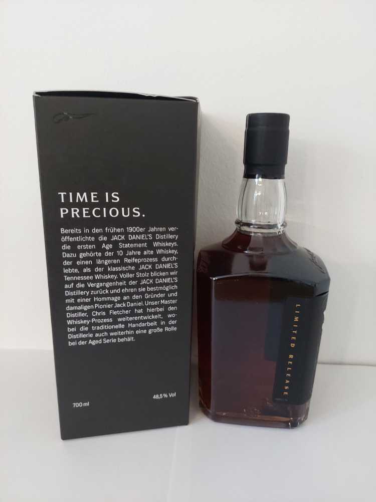 Jack Daniels 10 Years Old Batch 4  (700 mL) alcohol collectible - Main Image 4