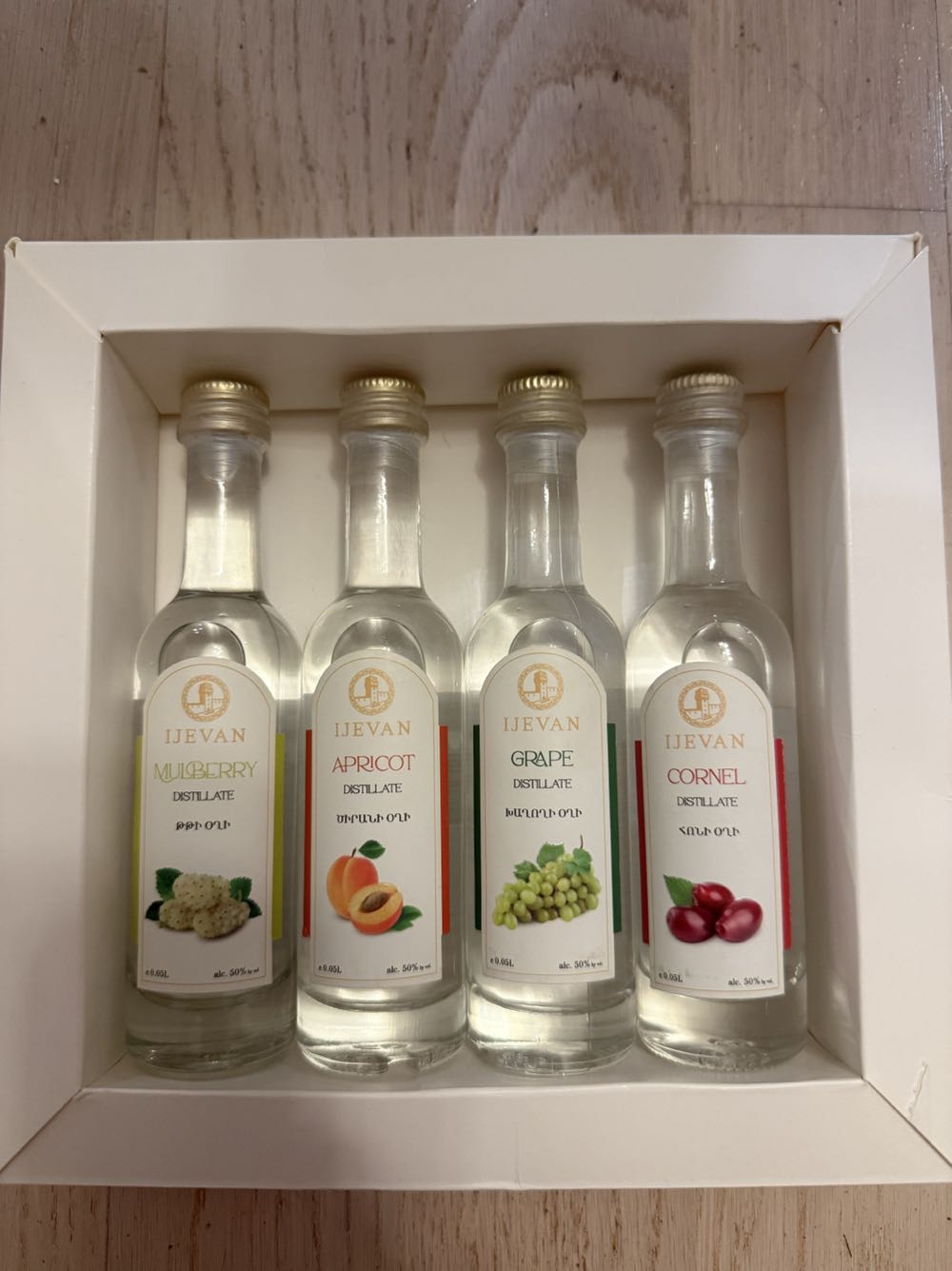 Набор Иджеван Армения Водка Плодовая - ЗАО «Иджеванский винно-коньячный завод» (0,05 L) alcohol collectible [Barcode 4850001037262] - Main Image 2